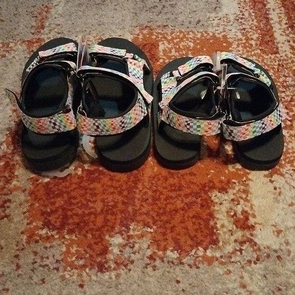 Rainbow sandals with thick black soles from Target NWT - Picture 4 of 7